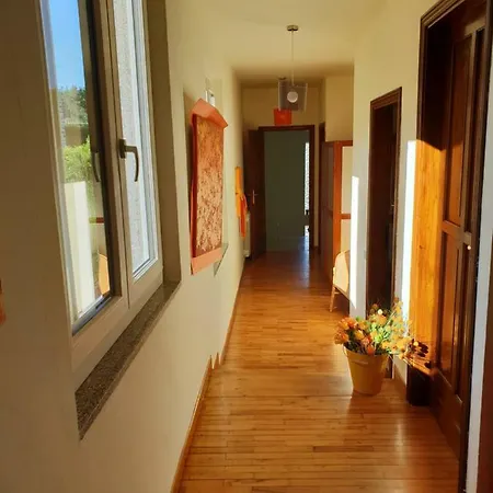 Mara Villa *
